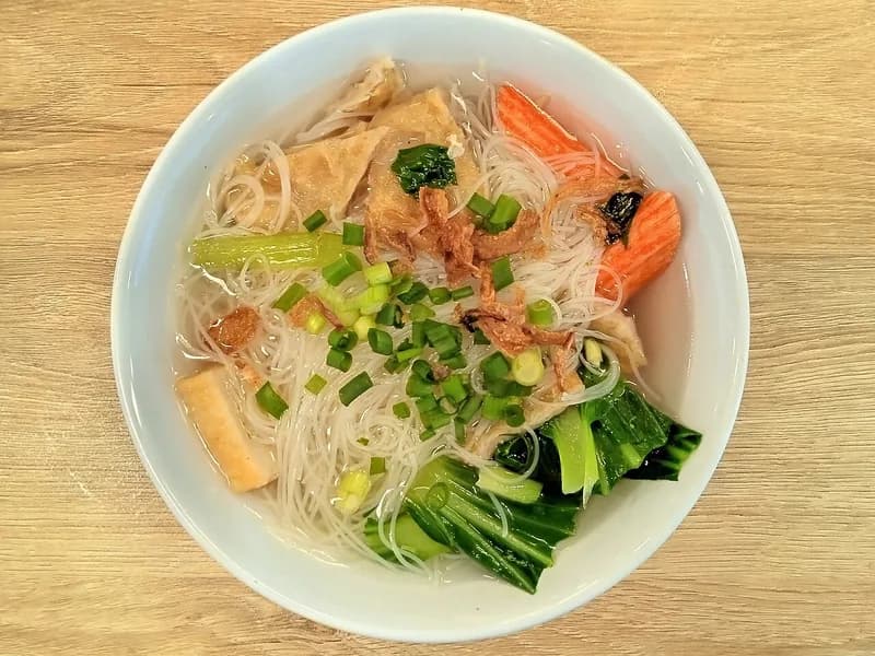 Bihun Kuah: Resep Kaldu Ayam Bening